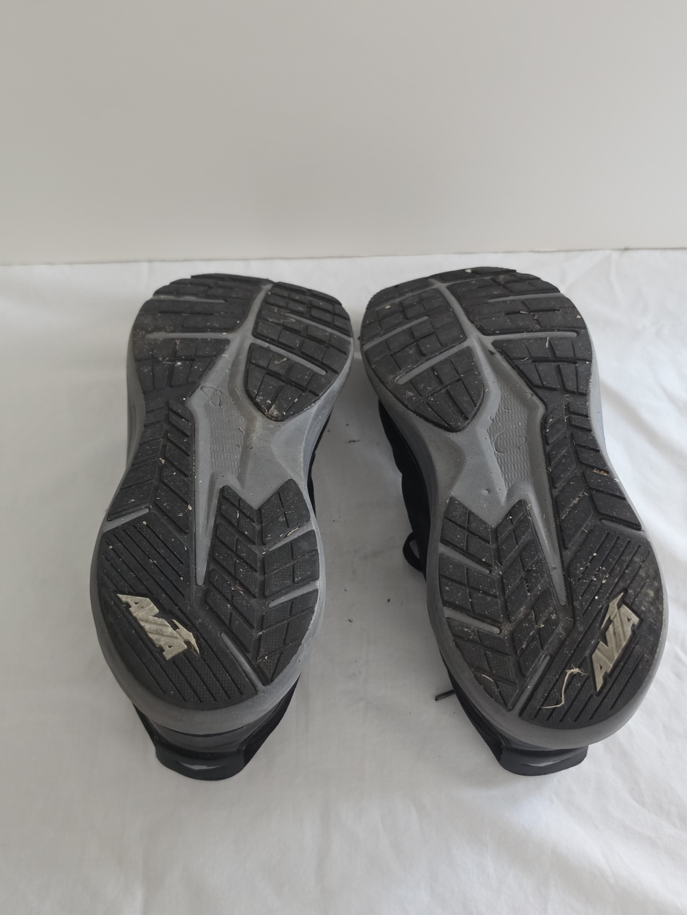 Avia Black and Gray Men's Running Shoes